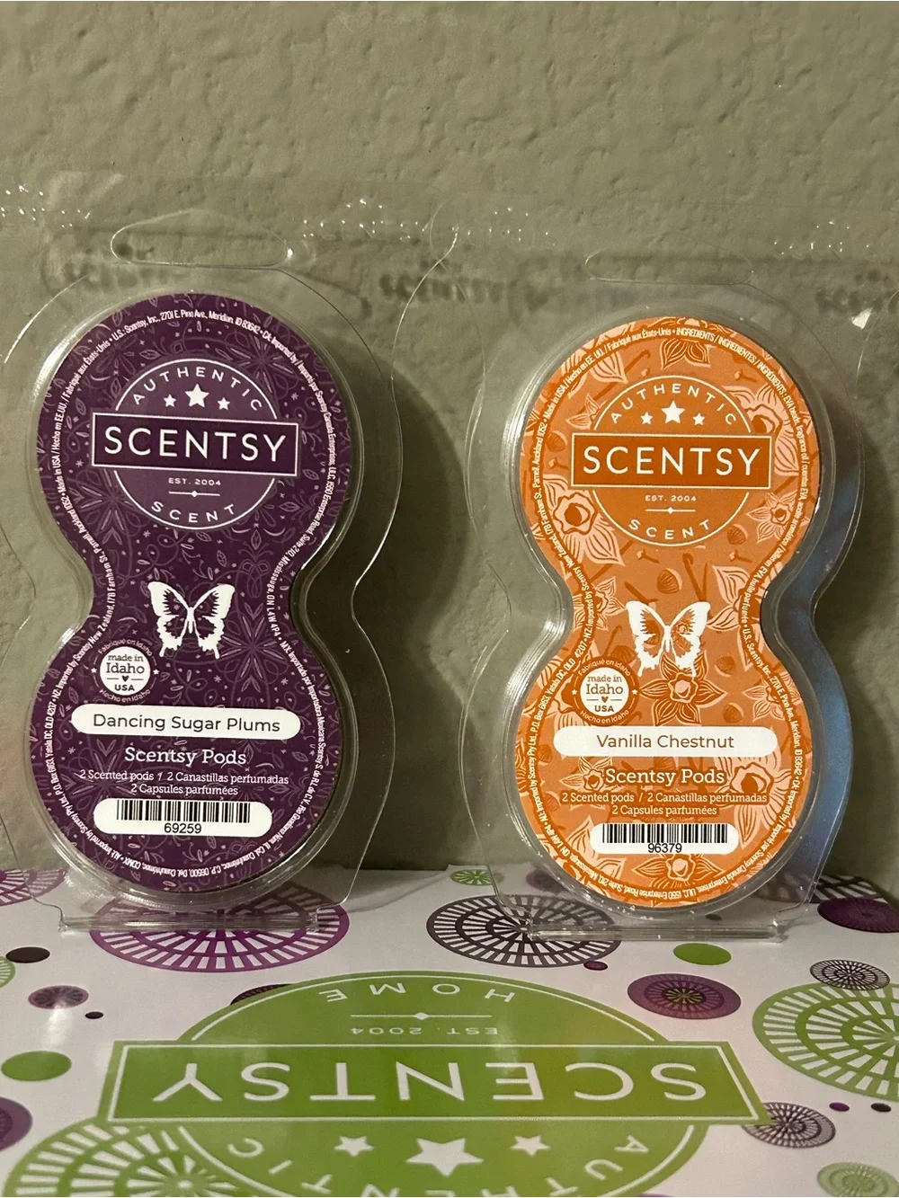 NWT Scentsy Air quad Aromatherapy Diffuser with 4 pod twin packs